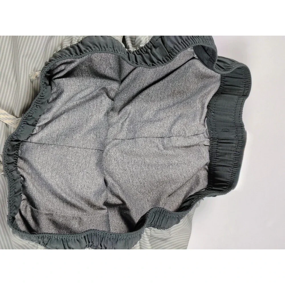 Vuori Kore Lined Shorts Men’s Large Gray Striped 7” Inseam Athletic